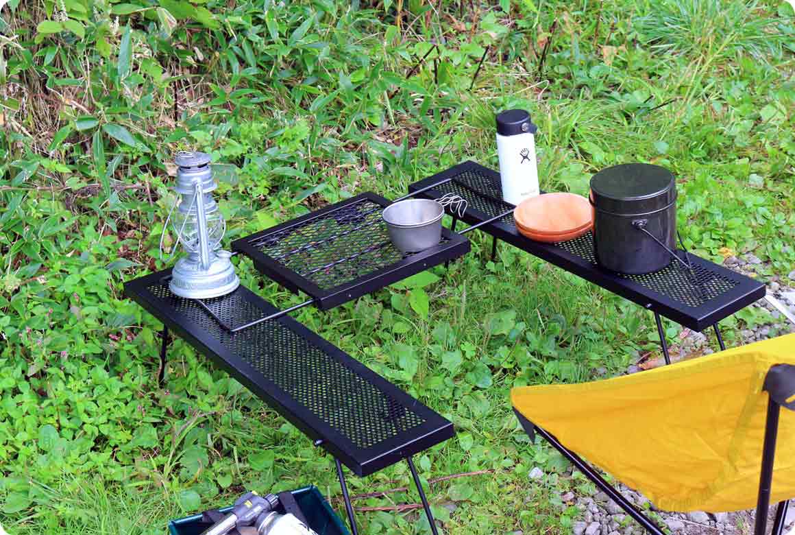 調理用と食事用のテーブルを分ける方が効率がよい