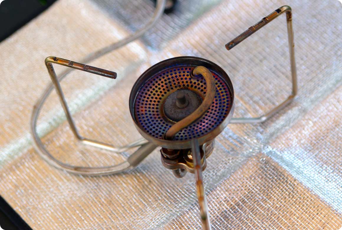 ガス＆ガソリンバーナーはもちろん、焚き火での調理もOK。