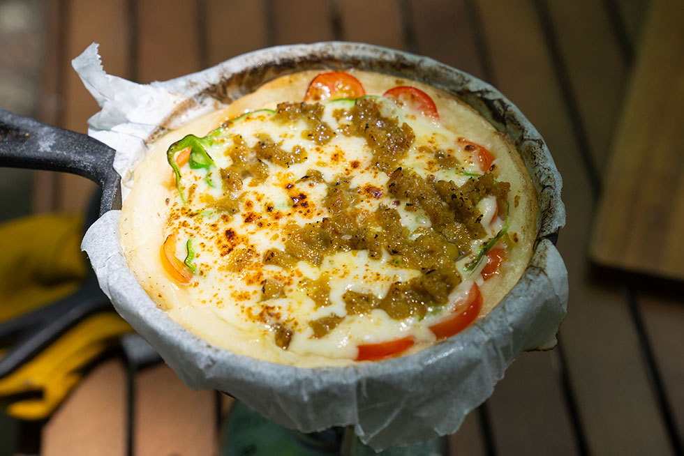 こいし作「地場産の野菜とチーズをたっぷり使ったなんちゃってシカゴピザ」