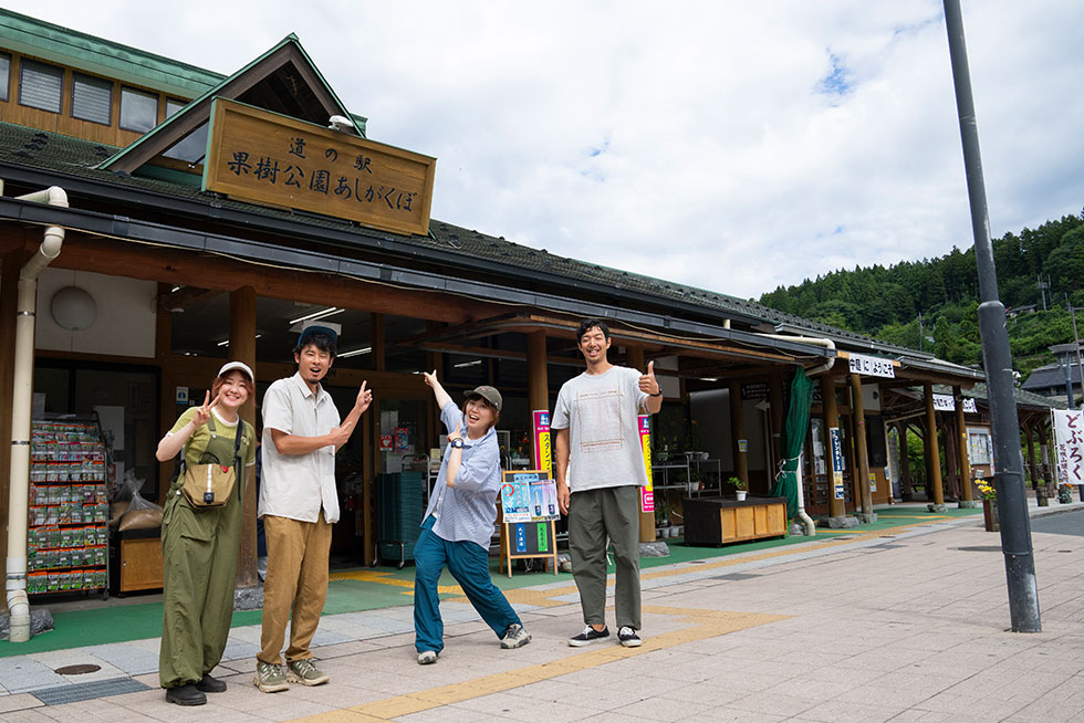 ピザに乗せる具材を買いに道の駅へ！突如始まったゲームがピザ対決の行方を左右する！？