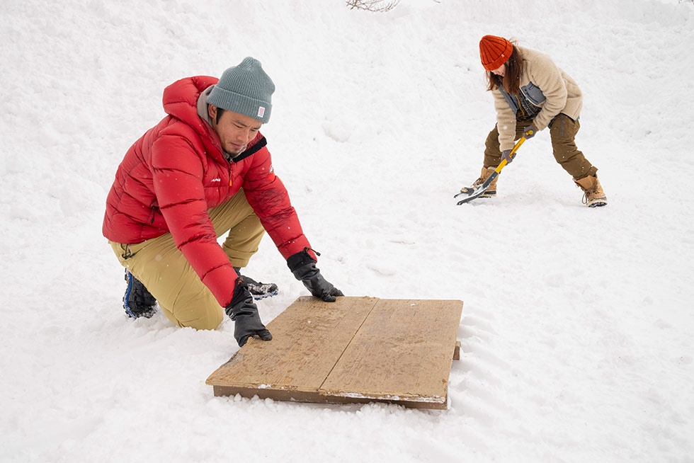 テント設営の様子