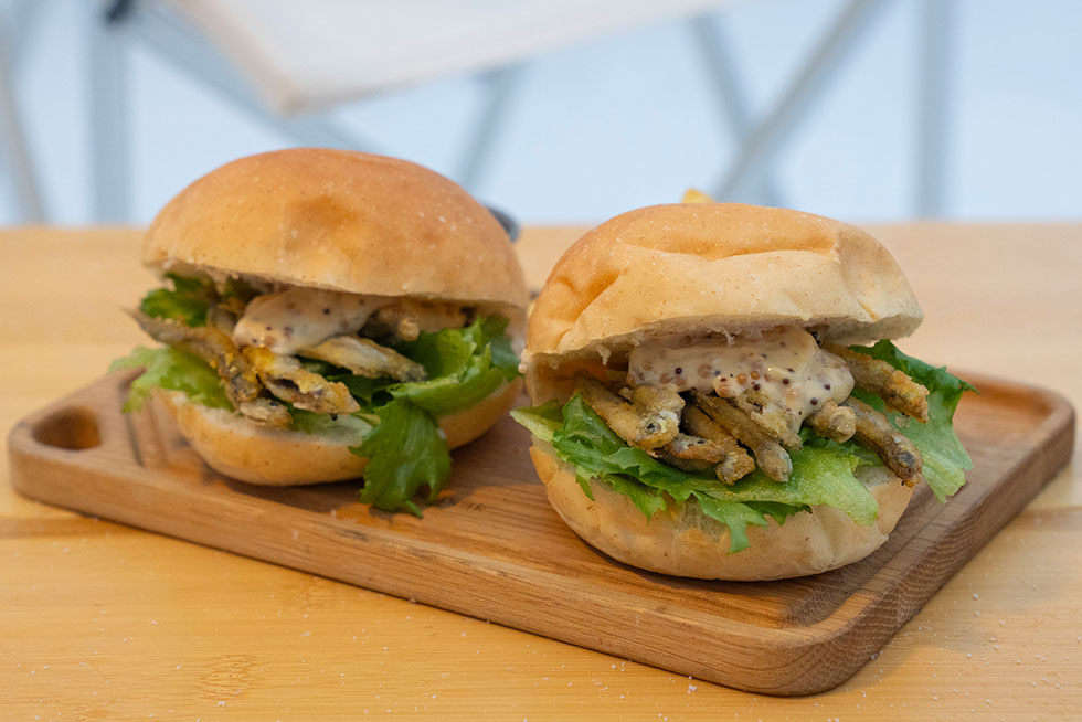 ワカサギバーガー