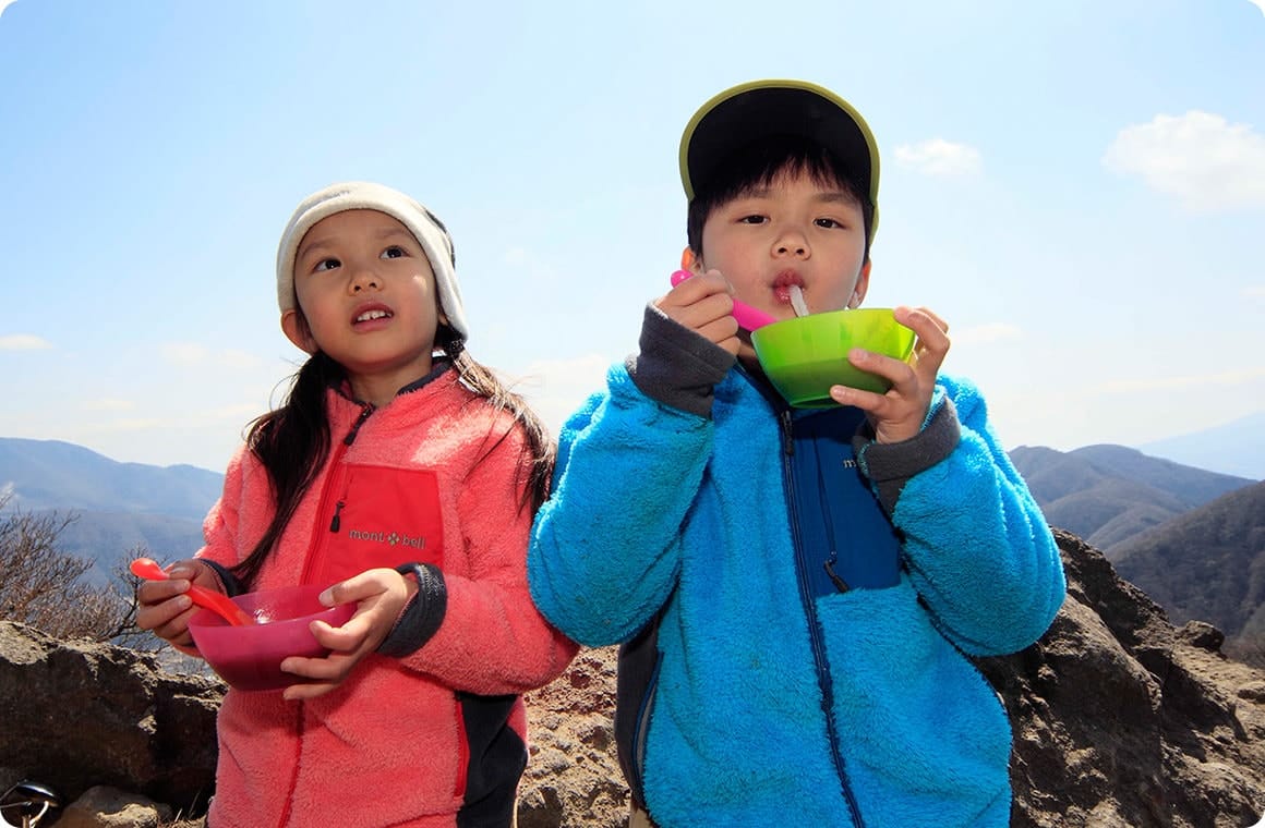 お湯だけでフワフワに戻るお餅を添えたのはお父さんのアイデア。