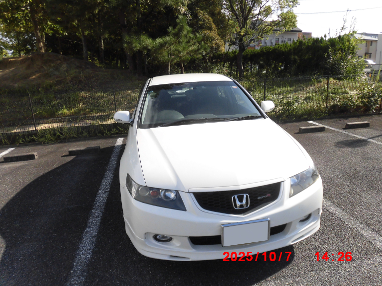 不安定な天候のために洗車をあきらめたのだ