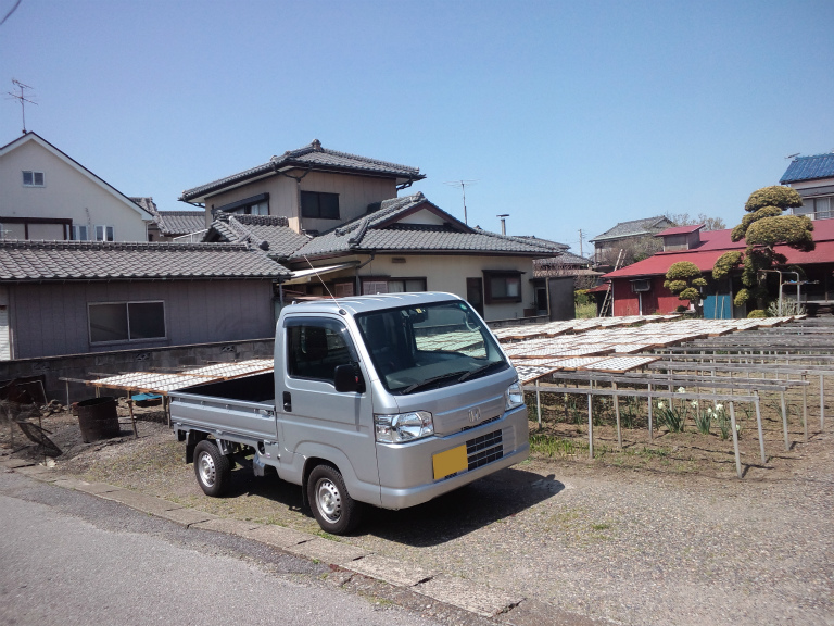 おせんべい屋にて