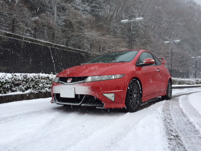 雪の中でもグイグイと！