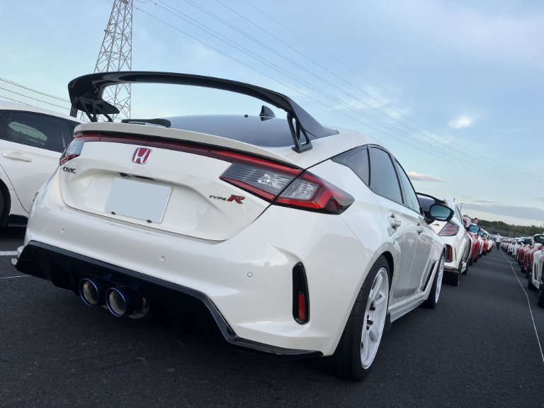 ファミリースポーツカー