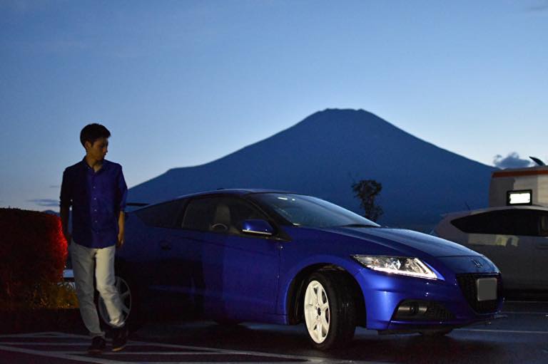 オーナーと愛車と富士山