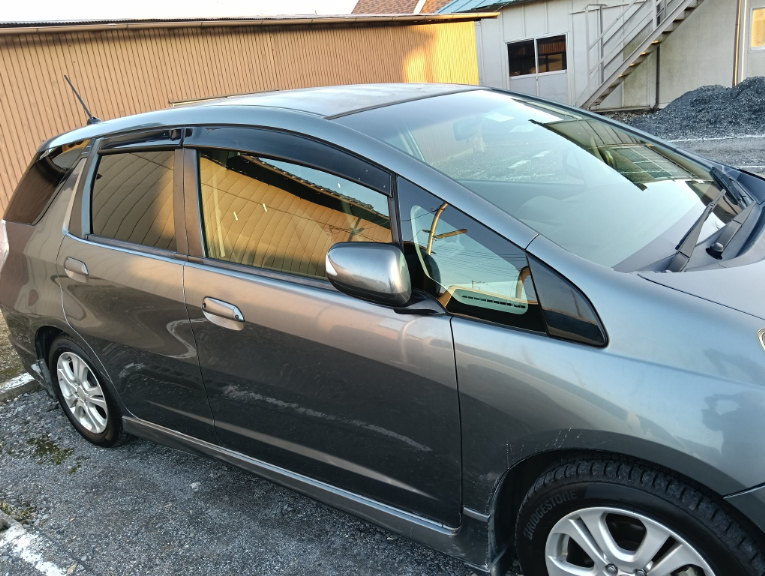 9年で屋根の塗装が剥げてきた。これは酷い