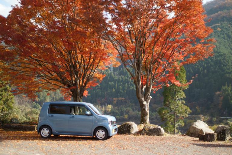 紅葉にも映える我が愛車