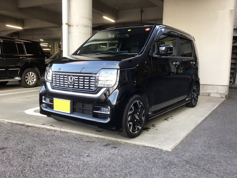 わたくしの愛車、洗車したてです。