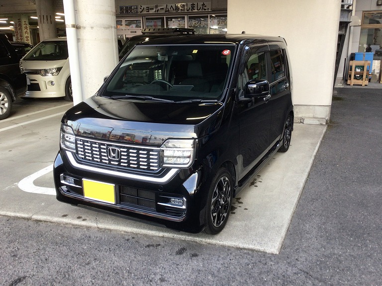 わたくしの愛車、洗車したてです。