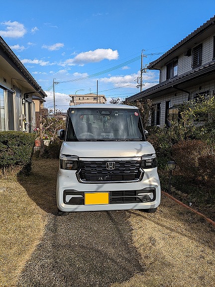 妻のお気に入りのN-BOX