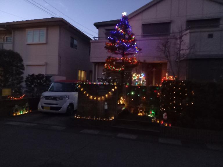 2022年クリスマスツリーと愛車