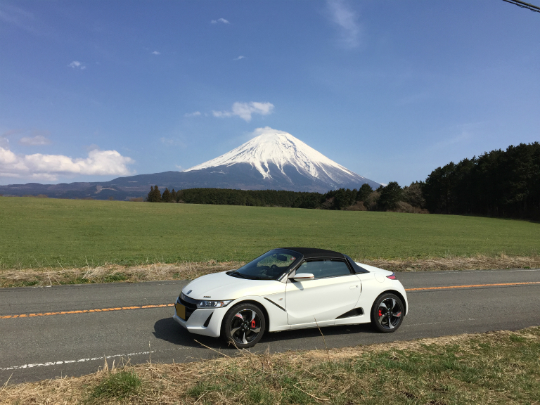 大きな富士山と小さなS660