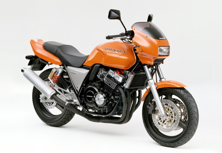 Honda 力強く個性的なフォルムのネイキッド ロードスポーツバイク ホンダ Cb400 Super Four の各部を充実させるとともに ビキニカウル装着タイプを追加し発売