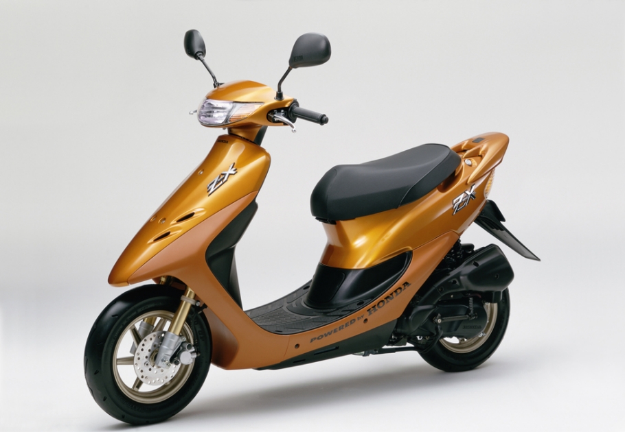 Honda | スポーティな50ccメットインスクーター「ホンダ Dio ZX」の 
