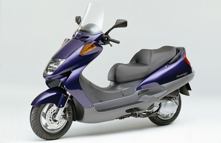 Honda 開放感あふれる快適な乗り心地の250ccスクーター ホンダ フォーサイト の細部の熟成を図るとともに新色を追加し発売