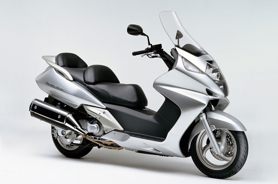 Honda | 400ccの大型スクーター「シルバーウイング<400>」を新発売