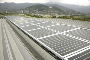 薄膜太陽電池設置状況（浜松製作所 細江工場）