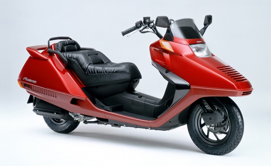HONDA The Power of Dreams																																																																																																																																																																																																																									250ccスクーターフュージョンシリーズに装備充実の「フュージョン SE」を追加するとともに「フュージョン タイプX」のカラーリング変更し発売