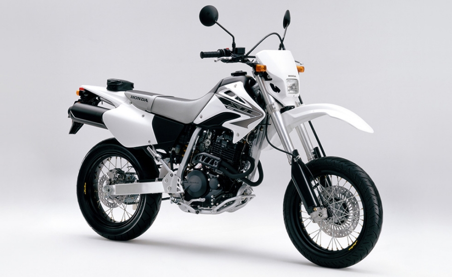 Honda スーパーモタードイメージの中型スポーツバイク Xr400 モタード を新発売