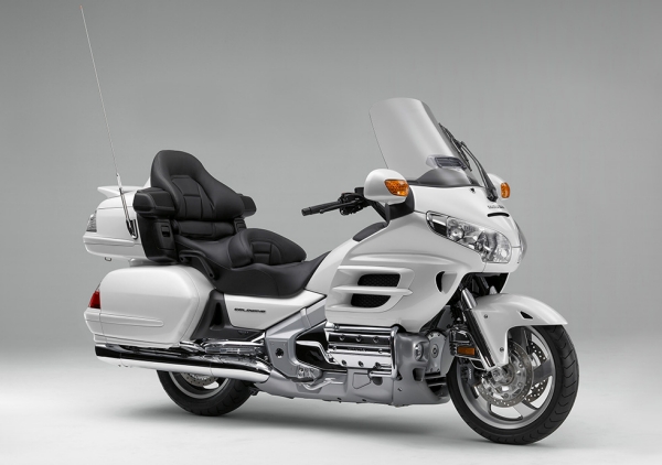 ゴールドウイング＜エアバッグ・ナビ＞