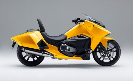 Honda 迫力あるスタイリングの大型二輪車 Nm4 シリーズにカラーオーダープランを追加し発売