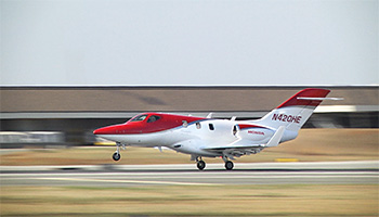 ワールドツアー出発に備えるHondaJet ワールドツアー出発に備えるHondaJet