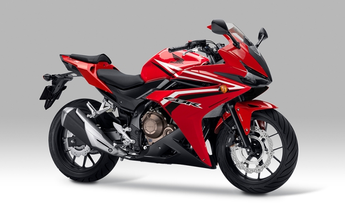 Honda スポーツモデル Cbr400r のカラーリングを変更し発売