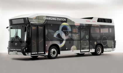 燃料電池バス「CHARGING STATION」