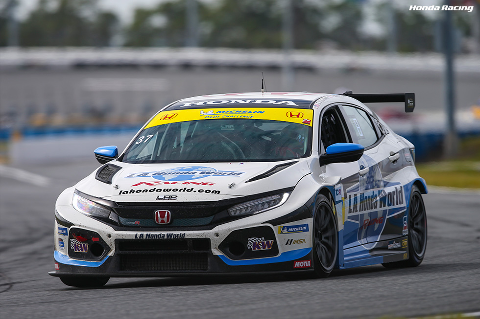 #37 La Honda World Racing Honda CIVIC TYPE R TCR