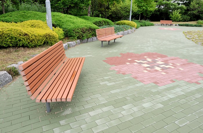 ベンチが点在しているのはうれしいですね。