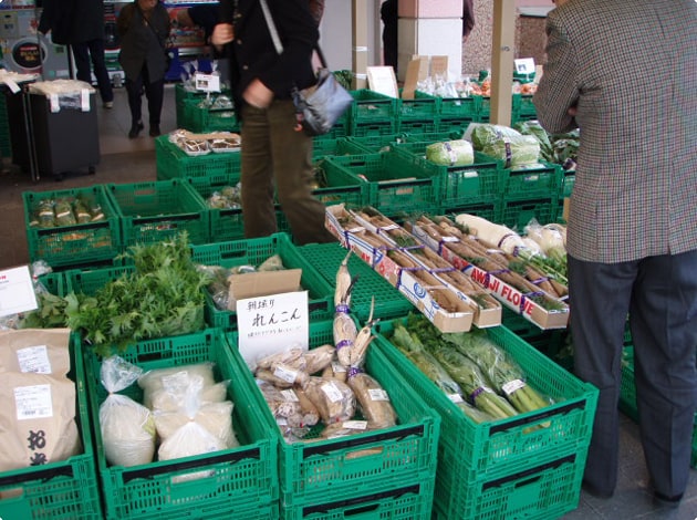 季節の野菜を求めることができます。（天候により休業の場合があります）