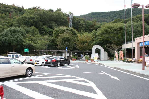 レストランの隣に、あずまやがあります。
