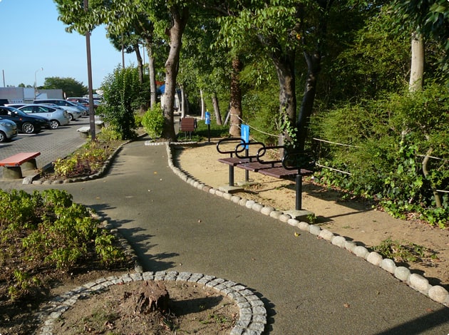 ちょっとした遊歩道もありますよ。