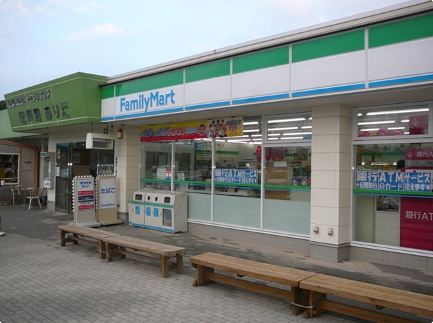 24時間営業のファミリーマート。