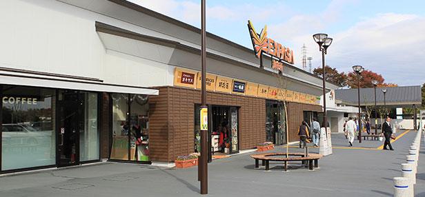 EXPASA御在所は、飲食店が充実！（建物内にわんこは入れません）