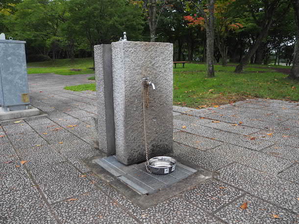 わんこ用の水飲み場が設置されています。