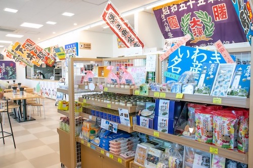 地元の漁港から水揚げされた新鮮な魚介が楽しめます。