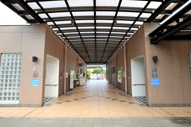 トイレの間を抜けると・・・そこにはららん藤岡が！