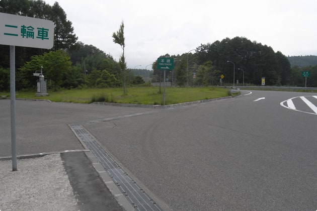出口側にも緑地があります。