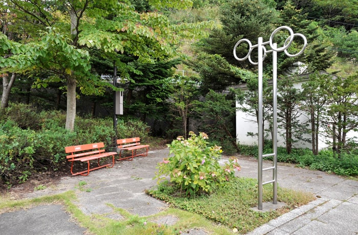 建物横に、休憩コーナーがあります。