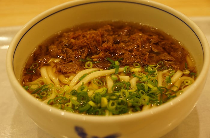 名物「肉うどん」は絶品！