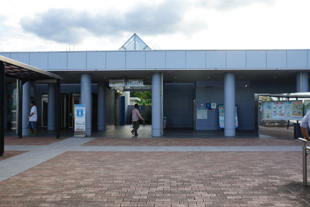 トイレ前の通路は広いので安心。