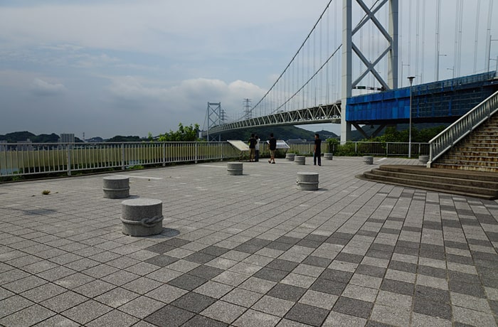 広場でわんこと一緒にお散歩ができますよ。