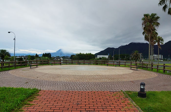 雄大な景色を楽しめる広場。