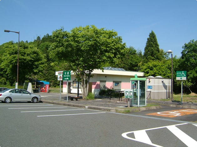 山々や緑に囲まれ、静かに過ごすことができます。