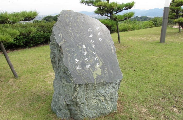 俳句の町「伊予松山」ならではのモニュメントですね。