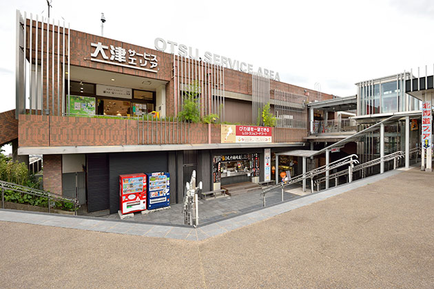 お店の充実した2階建てのSAです。